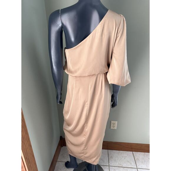DO + BE Make a Toast Champagne One Shoulder Satin Drape Dress Size M NWT - Picture 8 of 13